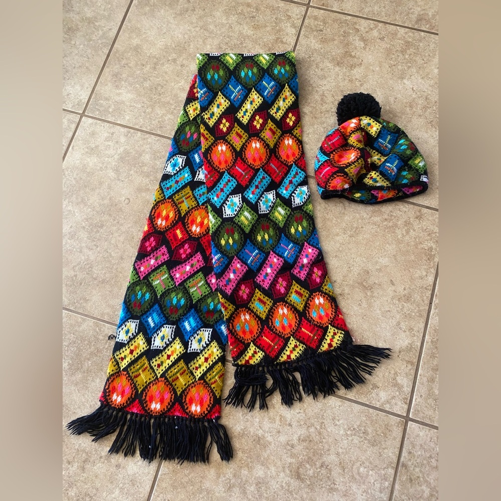 Vintage Multicolor Pom Pom hat and scarf set